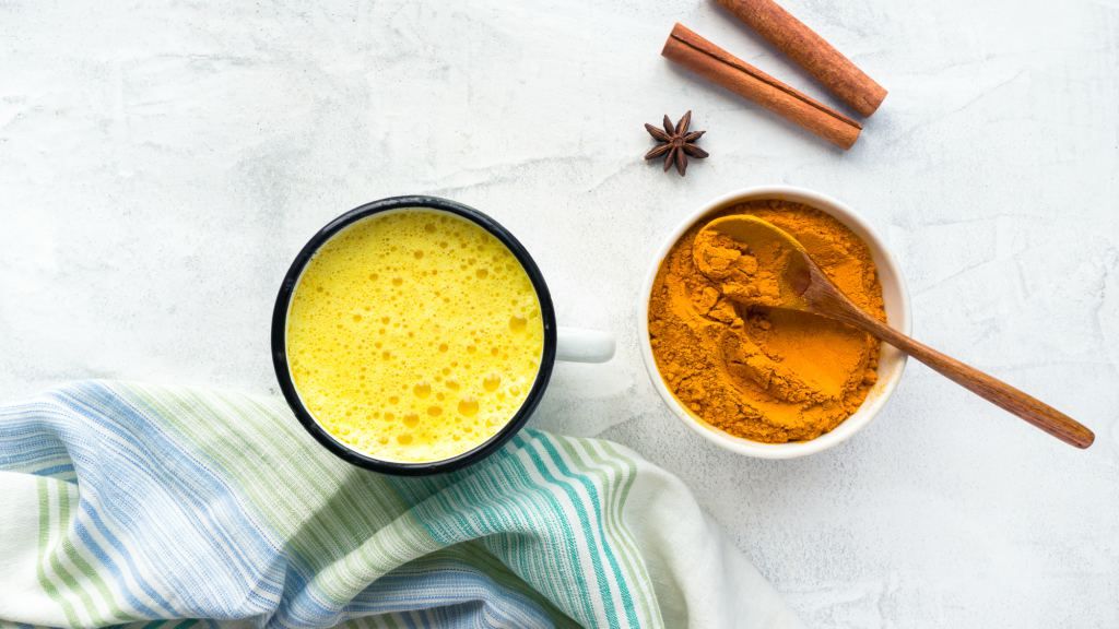 Recette golden latte : café au curcuma, la recette maison