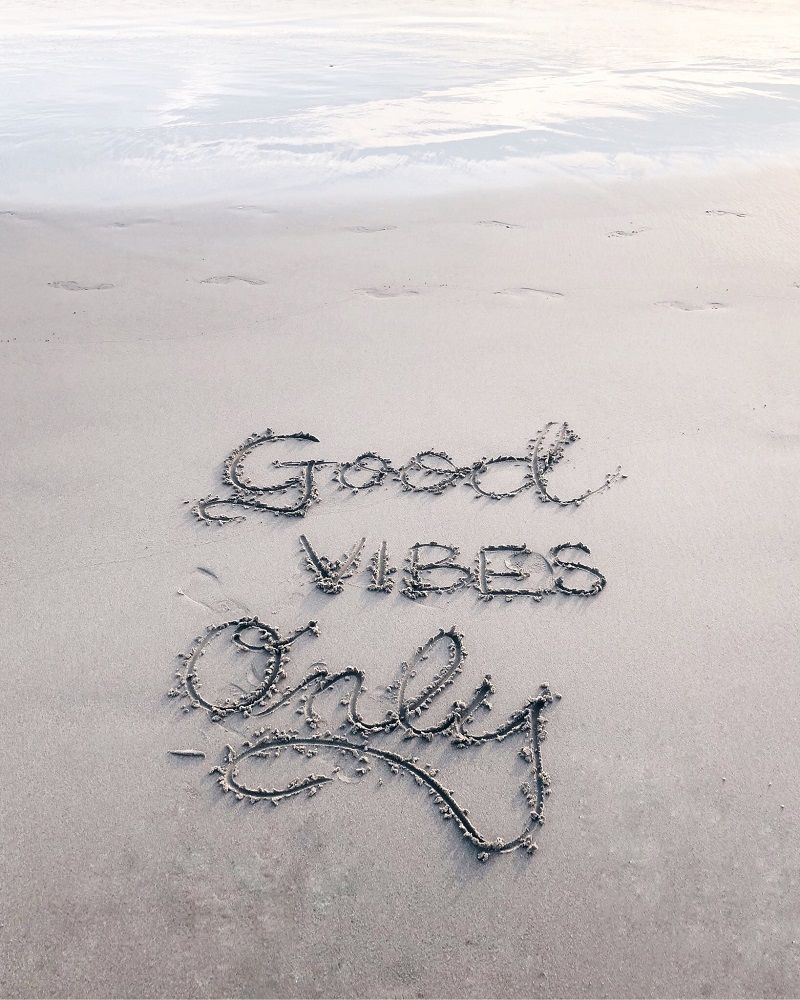good-vibes-only-sable-plage