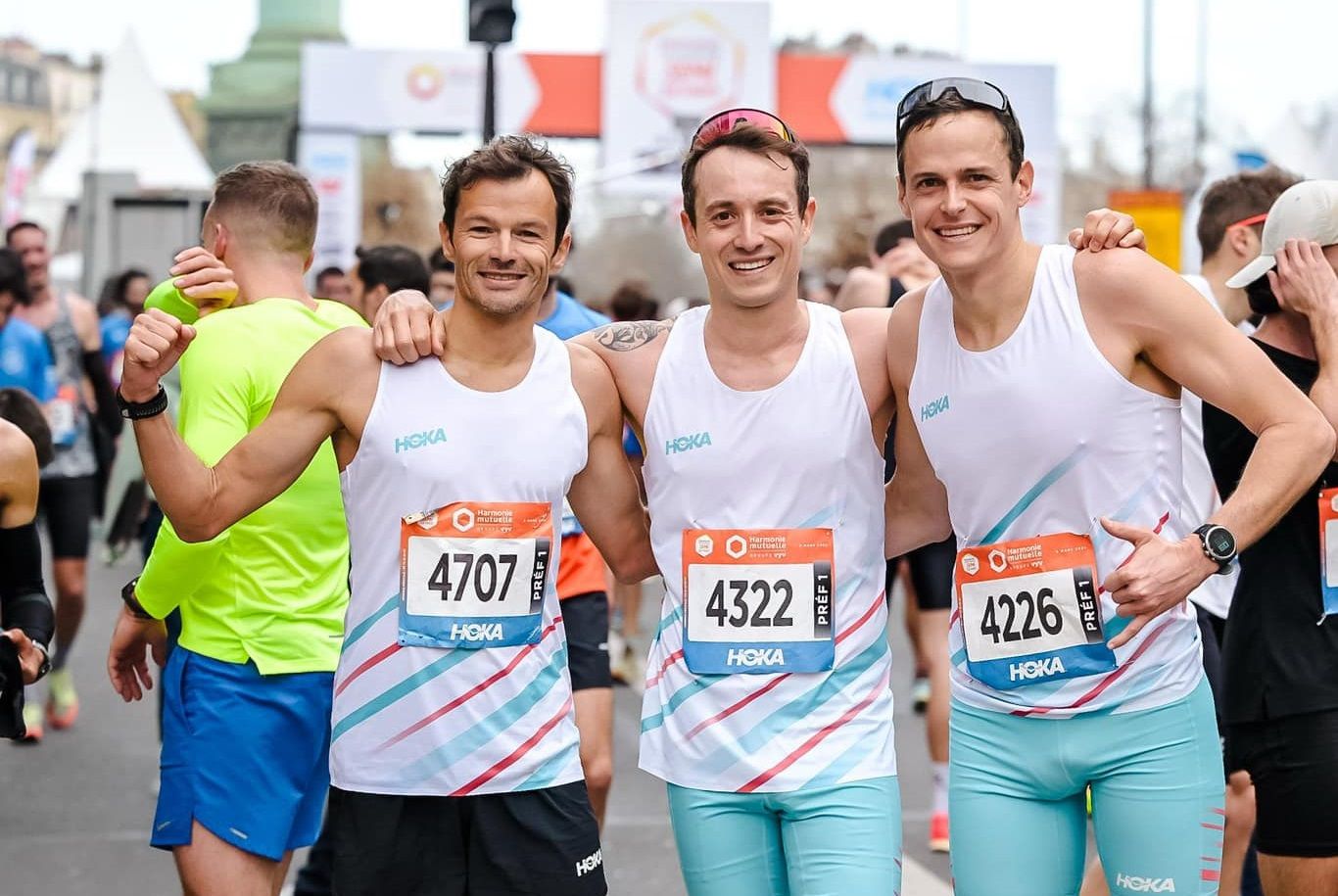 50 000 coureurs, 21 km et un chrono bluffant : Hugo Clément crée la surprise au semi-marathon de Paris
