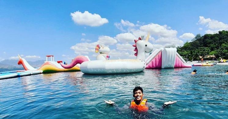 inflatable-island-ile-gonflable-licorne-6
