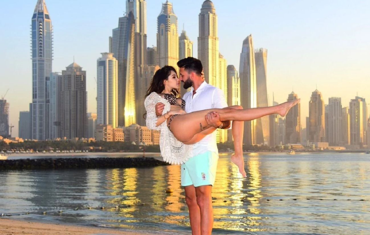 Influenceurs à Dubaï : l’Urssaf peut-elle vraiment les contrôler en cas de retour en France ?