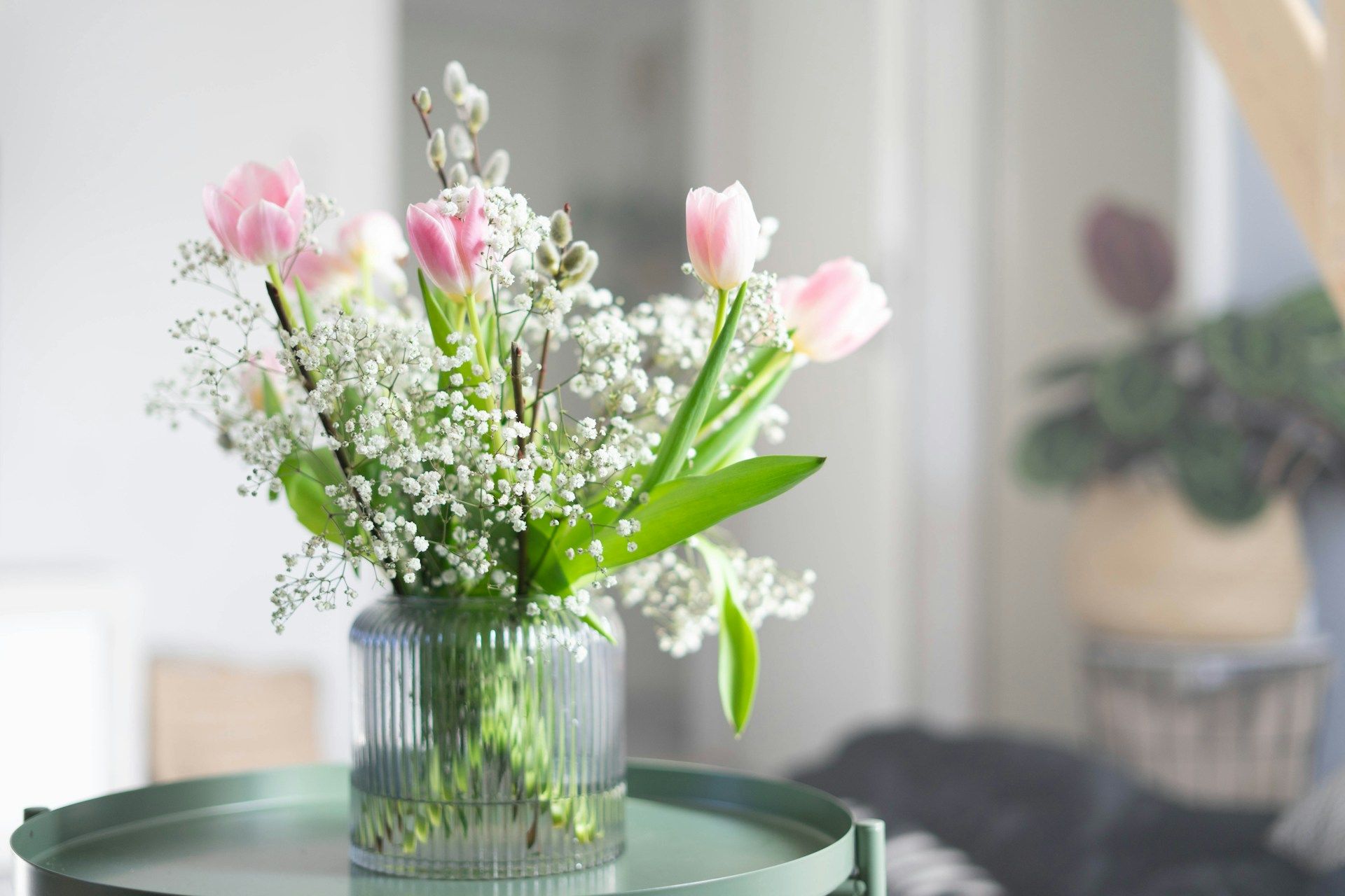 Comment faire durer un bouquet de fleurs plus longtemps ? Les astuces efficaces.