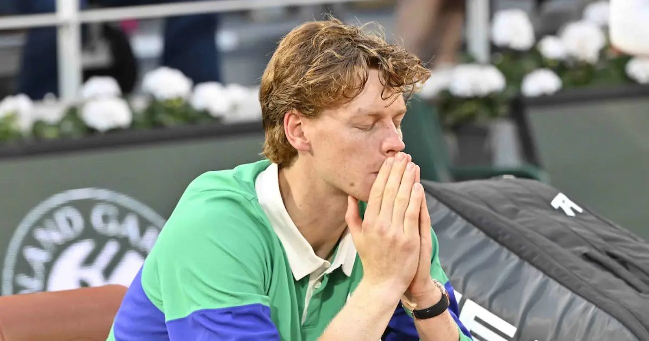 Jannik Sinner bris&eacute; mais pas abattu apr&egrave;s sa d&eacute;faite &agrave; Roland-Garros