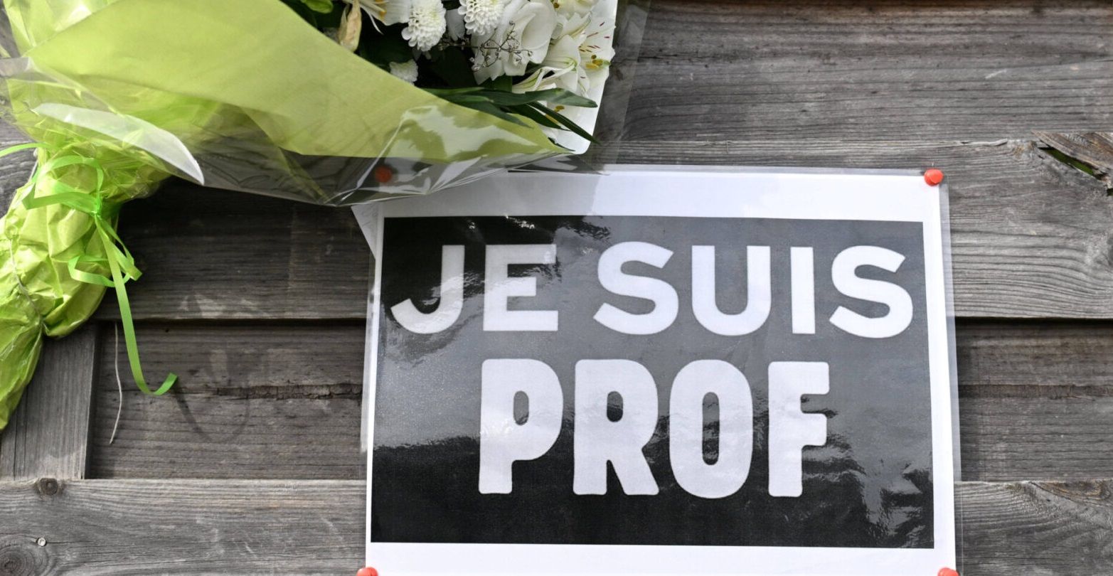Une minute de silence dans tous les coll&egrave;ges et lyc&eacute;es ce mardi en hommage &agrave; Samuel Paty et Dominique Bernard