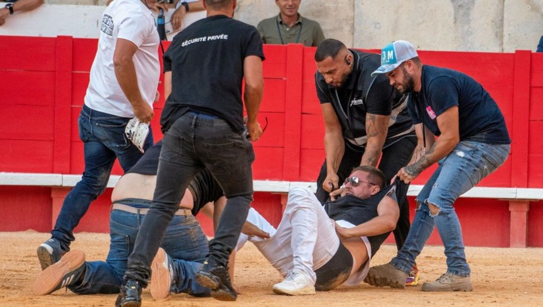 Garde &agrave; vue, pol&eacute;mique et proc&egrave;s &agrave; venir : l&rsquo;action choc de Jeremstar dans les ar&egrave;nes de N&icirc;mes qui pourrait lui co&ucirc;ter cher