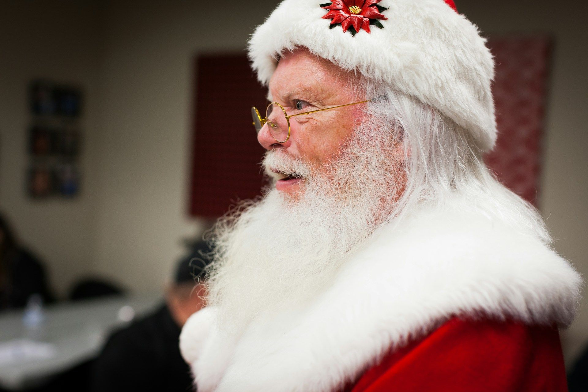Le secr&eacute;tariat du P&egrave;re No&euml;l a ouvert et a fait appel &agrave; un c&eacute;l&egrave;bre explorateur pour r&eacute;pondre aux enfants