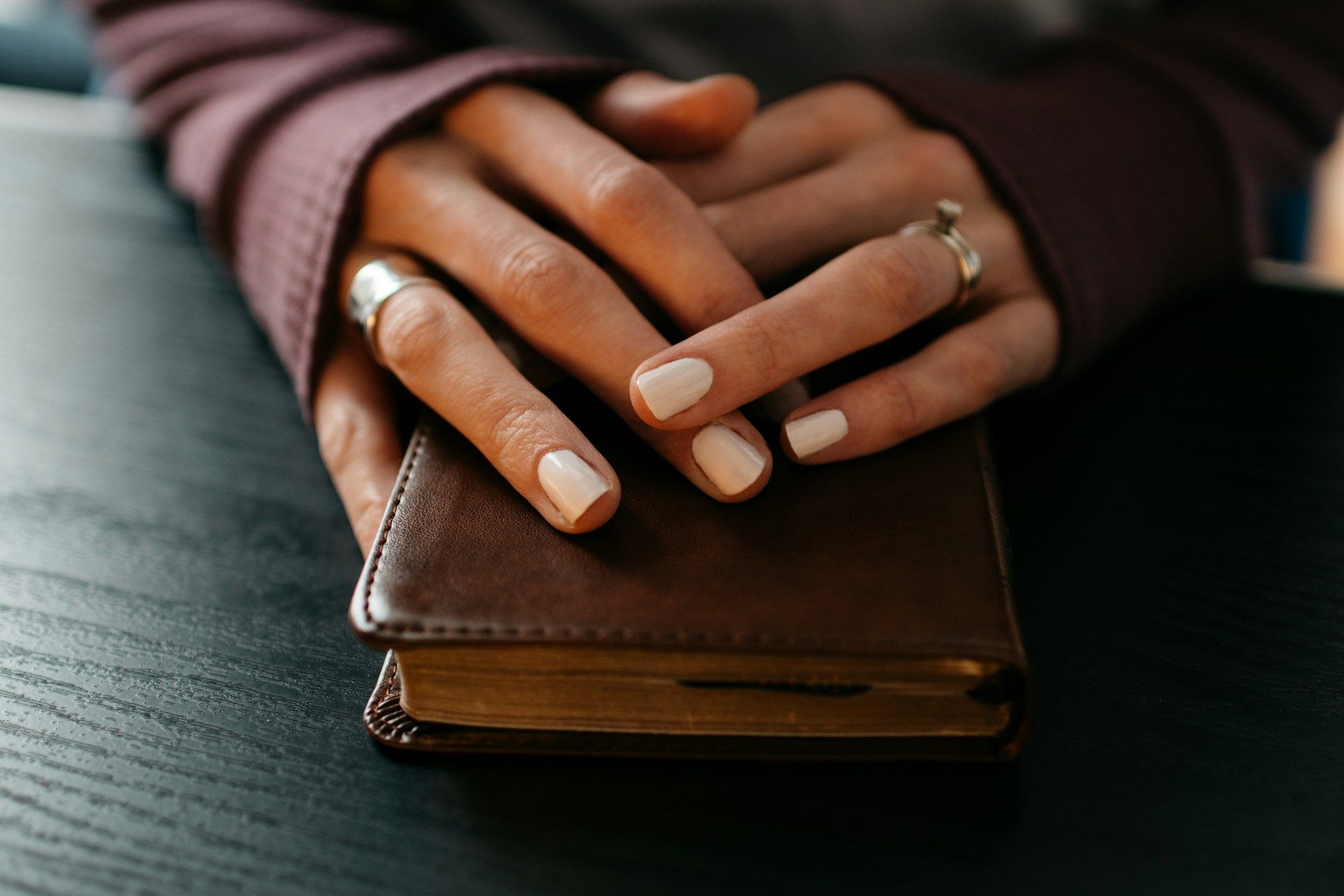 Pourquoi j'ai des taches blanches sur les ongles ?