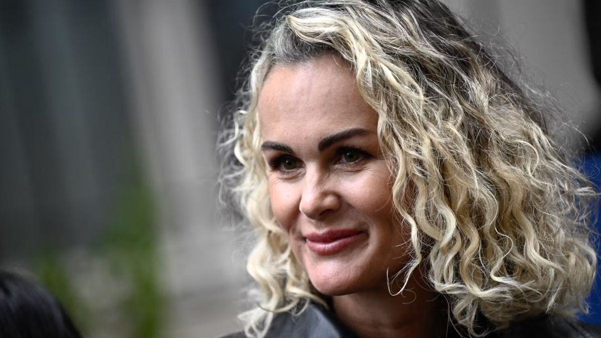 Ce que révèle vraiment l’officialisation de Laeticia Hallyday avec Serge Varsano
