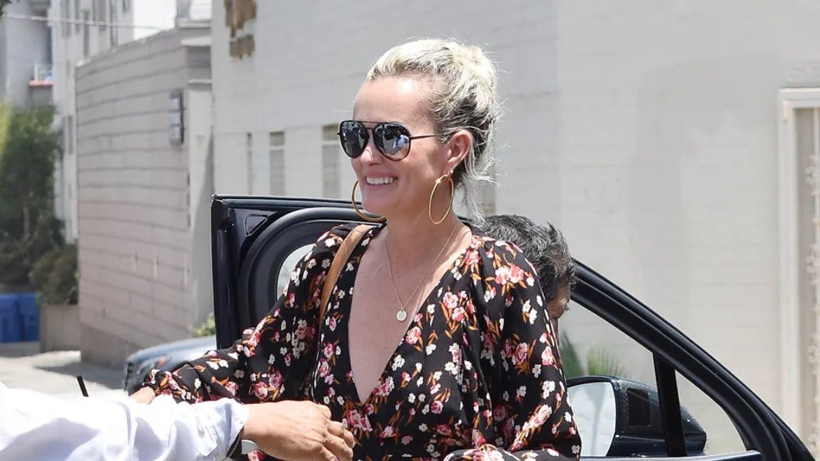 Un an après, cette nuit où tout a brûlé continue de hanter Laeticia Hallyday