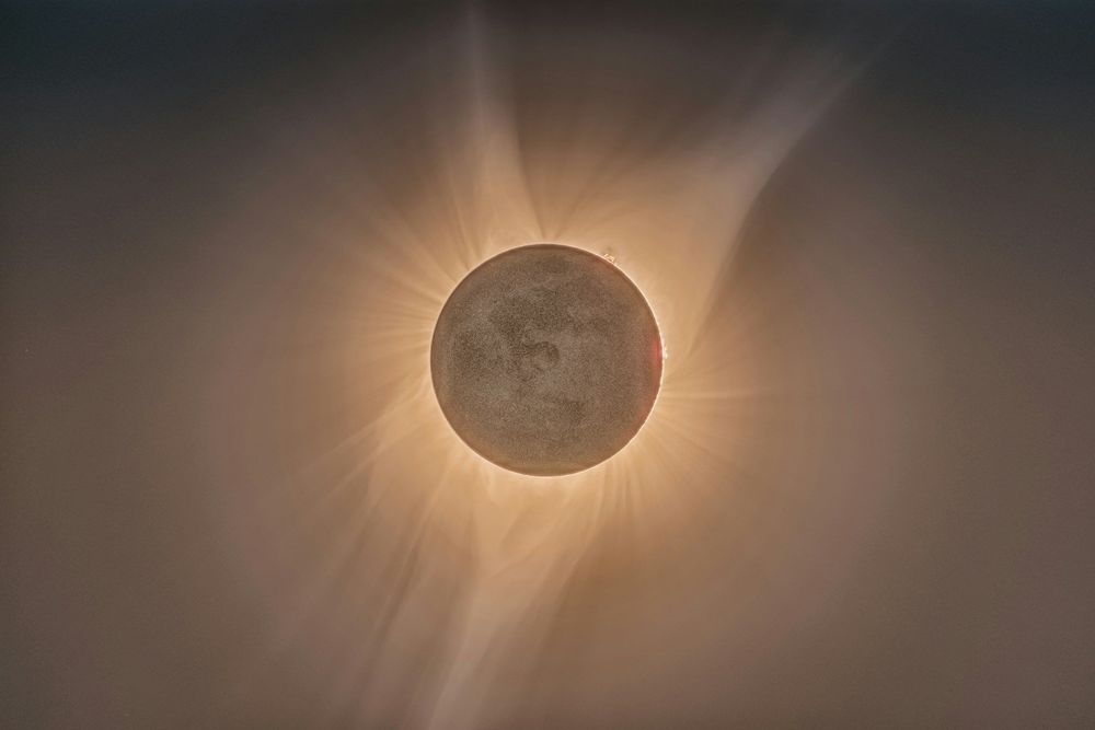 Tout ce que vous devez savoir sur l'alignement magique de la Lune et Saturne à observer dès le 17 septembre 2024 | So Busy Girls