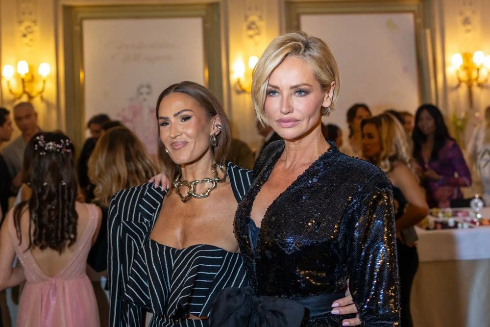 Adriana Karembeu rayonne sans Marc Lavoine lors d’une soirée parisienne très chic entourée de stars et d’un invité inattendu | So Busy Girls