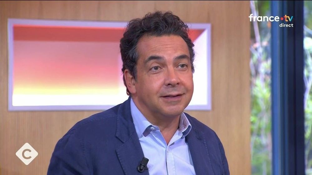 Patrick Cohen face aux accusations : son explication dans C à vous jugée scandaleuse par un homme politique | So Busy Girls