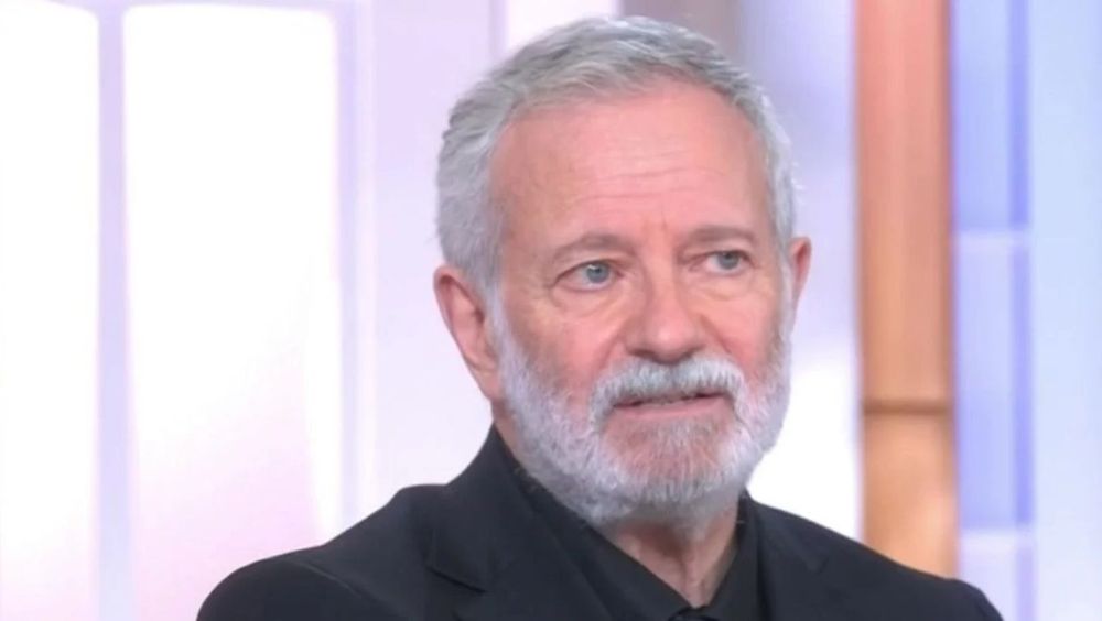 Francis Huster face à 5 refus de mariage : ses confidences bouleversantes sur sa vie amoureuse | So Busy Girls