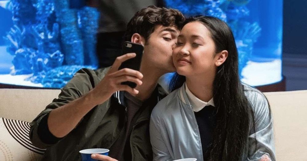 Voici les premières images du film À tous les garçons que j'ai aimés 2 | So Busy Girls