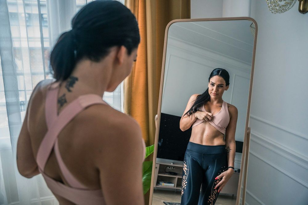 10 raisons étonnantes qui expliquent pourquoi vous avez pris du ventre | So Busy Girls