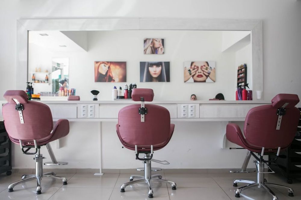 Comment bien choisir son salon de coiffure à Toulouse pour des cheveux sublimes toute l’année | So Busy Girls