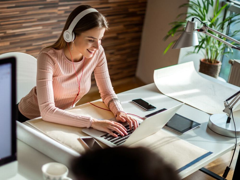 Vous ne devriez surtout pas écouter de la musique quand vous faites ça | So Busy Girls