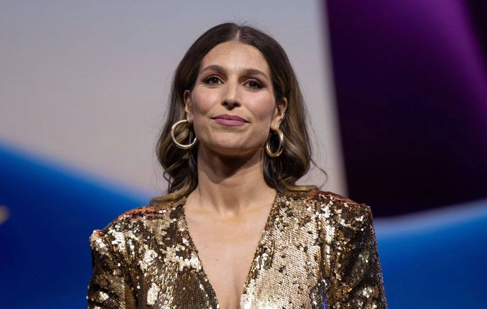 Ary Abittan : cette séquence avec Laury Thilleman refait surface et provoque un malaise général | So Busy Girls