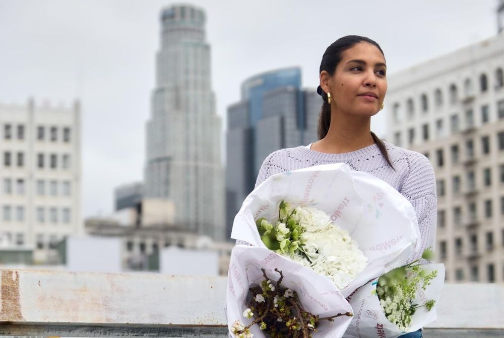 Miss France, entrepreneuse, puis fleuriste à Beverly Hills : la nouvelle vie étonnante de Chloé Mortaud | So Busy Girls