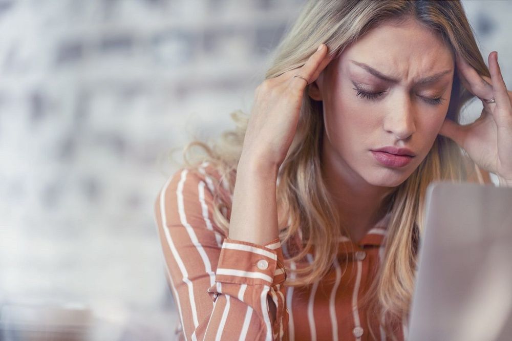 Pourquoi vous avez plus de boutons quand vous stressez | So Busy Girls
