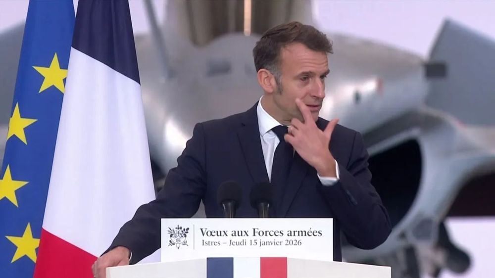 Ce moment précis où Emmanuel Macron comprend que son apparence va détourner l’attention | So Busy Girls