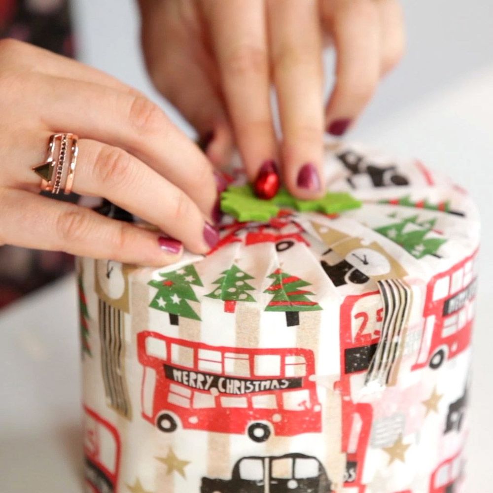 Comment emballer un cadeau rond facilement | So Busy Girls