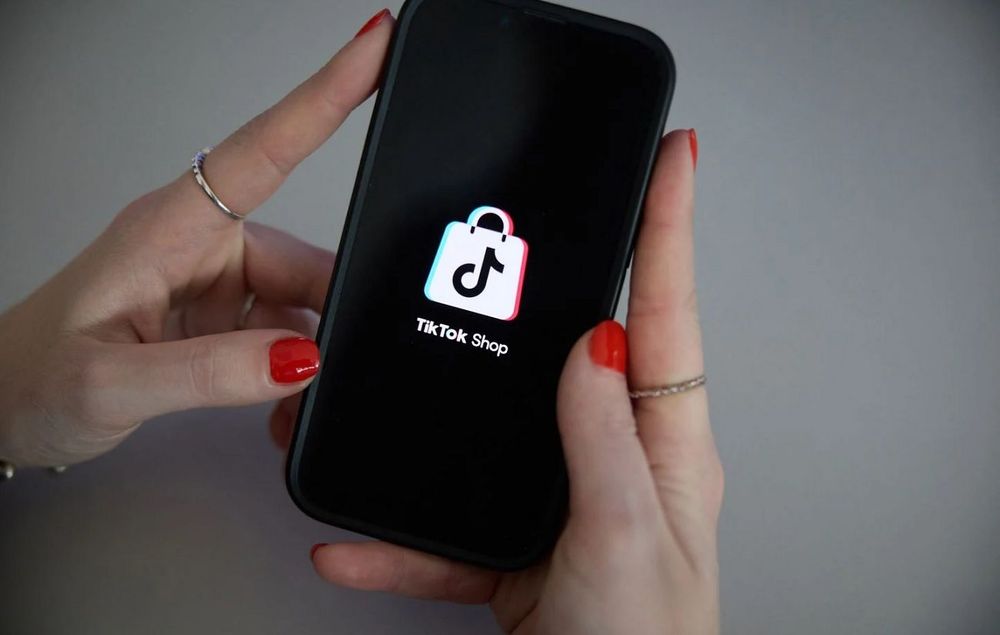 TikTok Shop débarque en France : révolution du e-commerce ou menace pour le commerce local ? | So Busy Girls