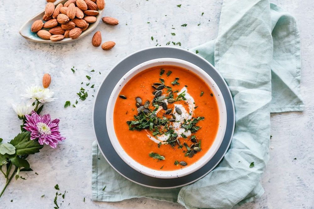 La recette secrète de la soupe détox qui booste votre système immunitaire | So Busy Girls