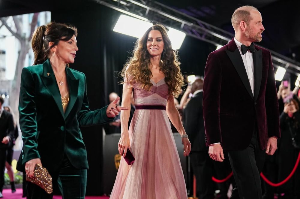 "Elles ne l’ont jamais acceptée" : Kate Middleton humiliée par les sœurs York ? Ce geste qui ne passe pas | So Busy Girls