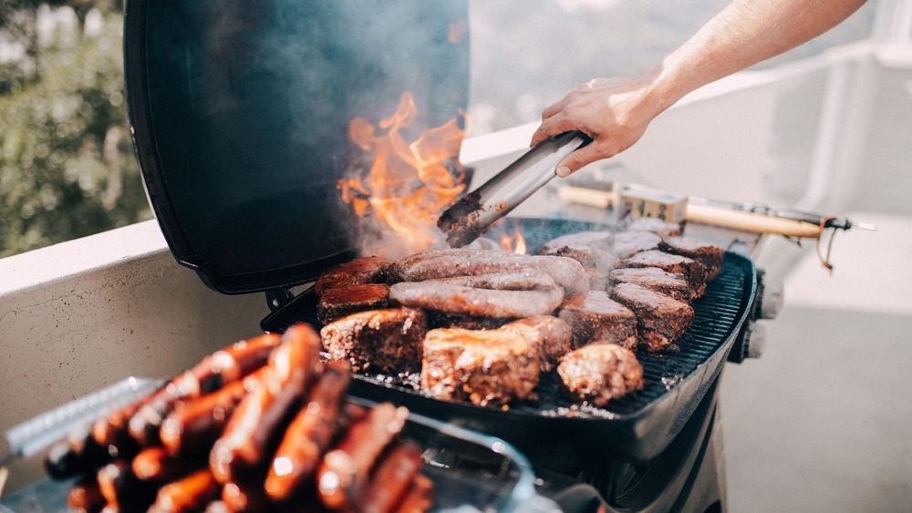 Voici l'âge idéal auquel on maîtriserait le mieux le barbecue | So Busy Girls