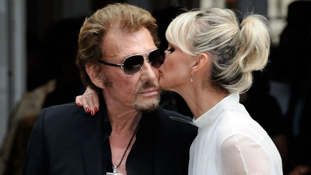 Le biopic de Johnny déjà en danger : comment un simple départ pourrait tout retarder | So Busy Girls