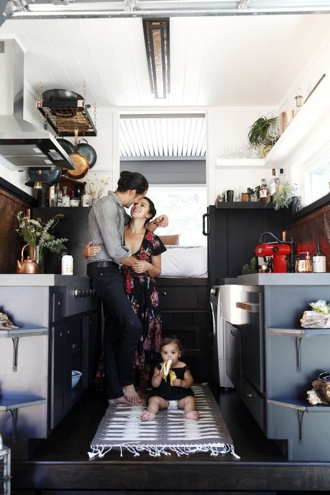 Cette jolie petite maison de 28m² est parfaite pour cette famille de 3 | So Busy Girls