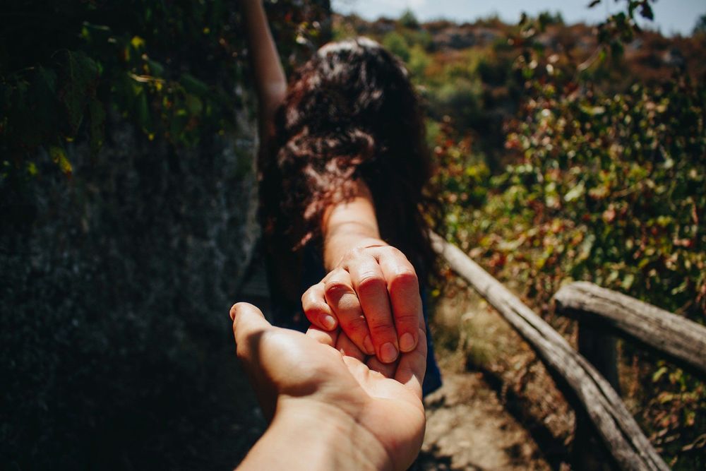 Voilà pourquoi on tombe plus facilement amoureux pendant les vacances d'été ! | So Busy Girls