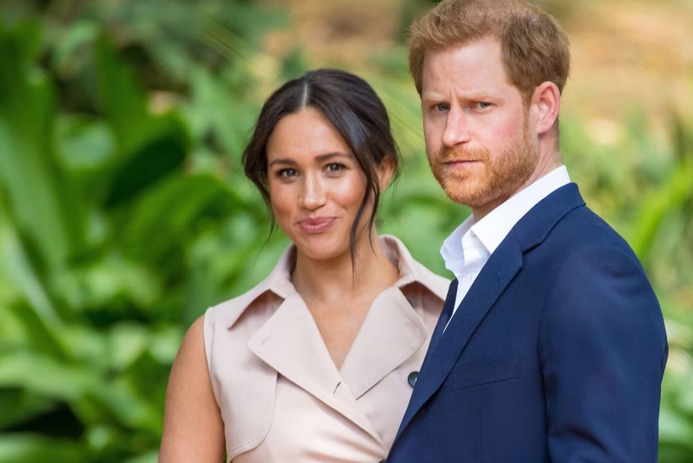 Le prince Harry de retour, mais toujours à distance de son père : ce que révèle cette absence | So Busy Girls