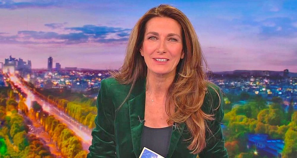 À la toute dernière seconde du JT, Anne-Claire Coudray a fait passer un message que beaucoup n’oublieront pas | So Busy Girls