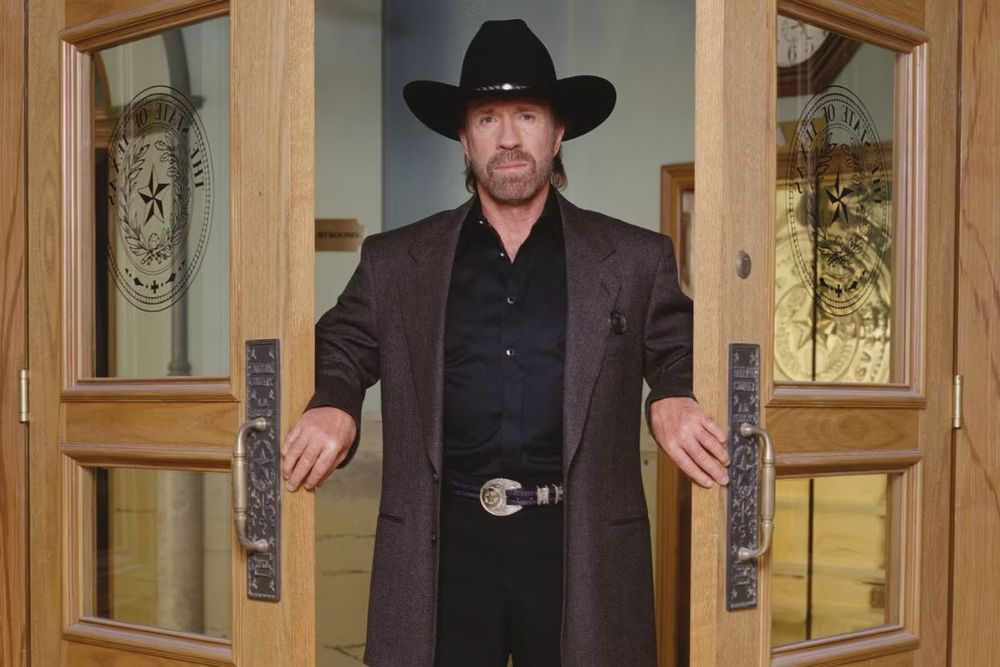 “Je ne vieillis pas” : la disparition de Chuck Norris à 86 ans bouleverse Hollywood et ses fans dans le monde entier | So Busy Girls