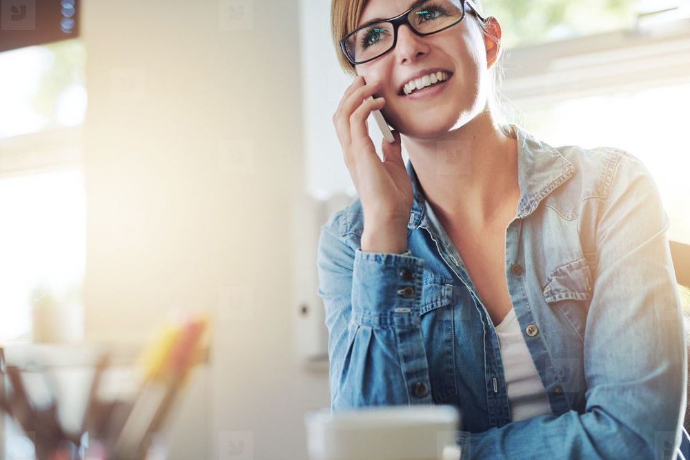 Pourquoi parler à sa mère au téléphone est aussi apaisant qu’un câlin | So Busy Girls