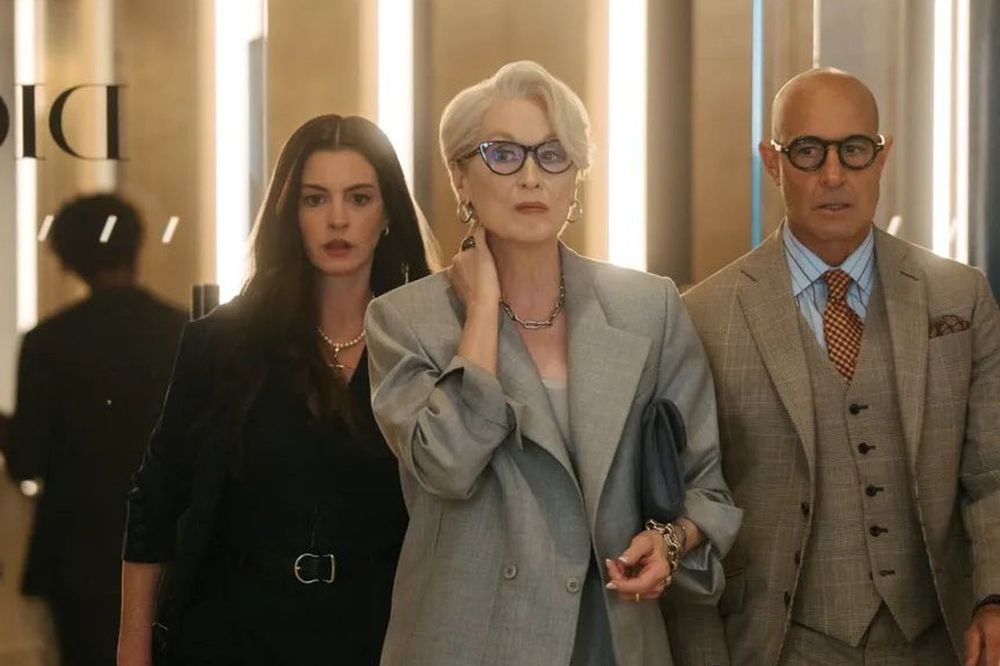 Anne Hathaway retrouve Andy Sachs : son retour dans Le Diable s’habille en Prada 2 aurait rapporté très gros | So Busy Girls
