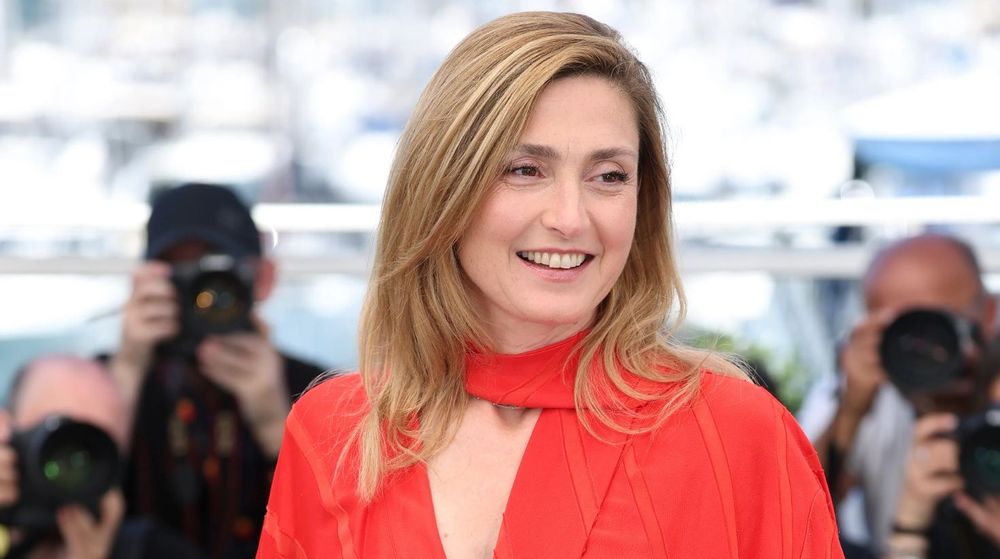 « Je t’aimais et t’admirais » : le message bouleversant de Julie Gayet après la mort de Bruno Salomone | So Busy Girls