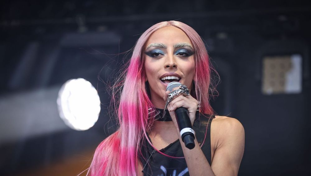 Léa Salamé embarrasse Marion Cotillard : Bilal Hassani transforme la séquence en chanson culte et fait le buzz ! | So Busy Girls