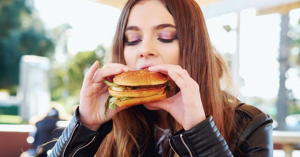 Renoncer à la junk food est aussi difficile que d’arrêter la drogue (et c’est prouvé) | So Busy Girls