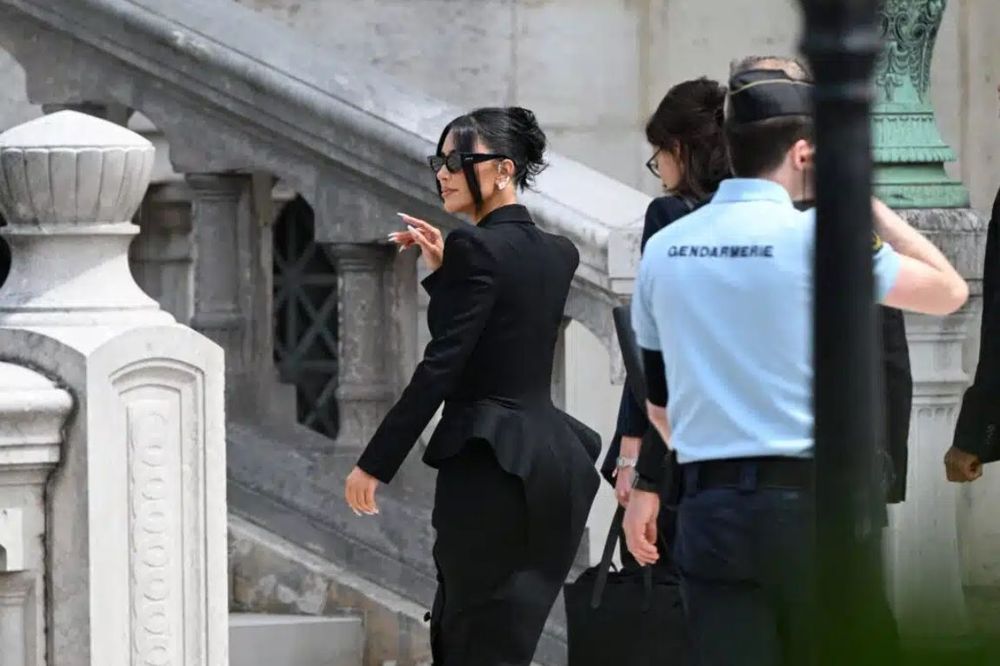 Kim Kardashian en larmes au récit de sa nuit d’horreur au procès de ses cambrioleurs | So Busy Girls