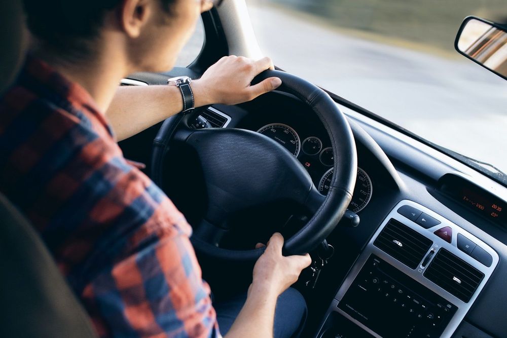 3 bonnes raisons de choisir une voiture citadine plutôt qu'une berline | So Busy Girls