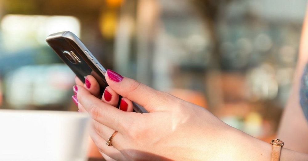 D'après cette étude, l'infidélité en ligne explose depuis le début du confinement | So Busy Girls