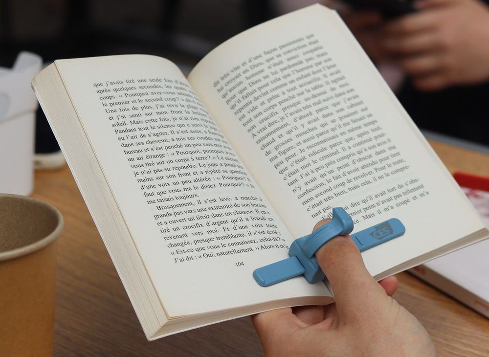 Lizia : l’accessoire de lecture made in France qui va enchanter les amoureux des livres à Noël | So Busy Girls