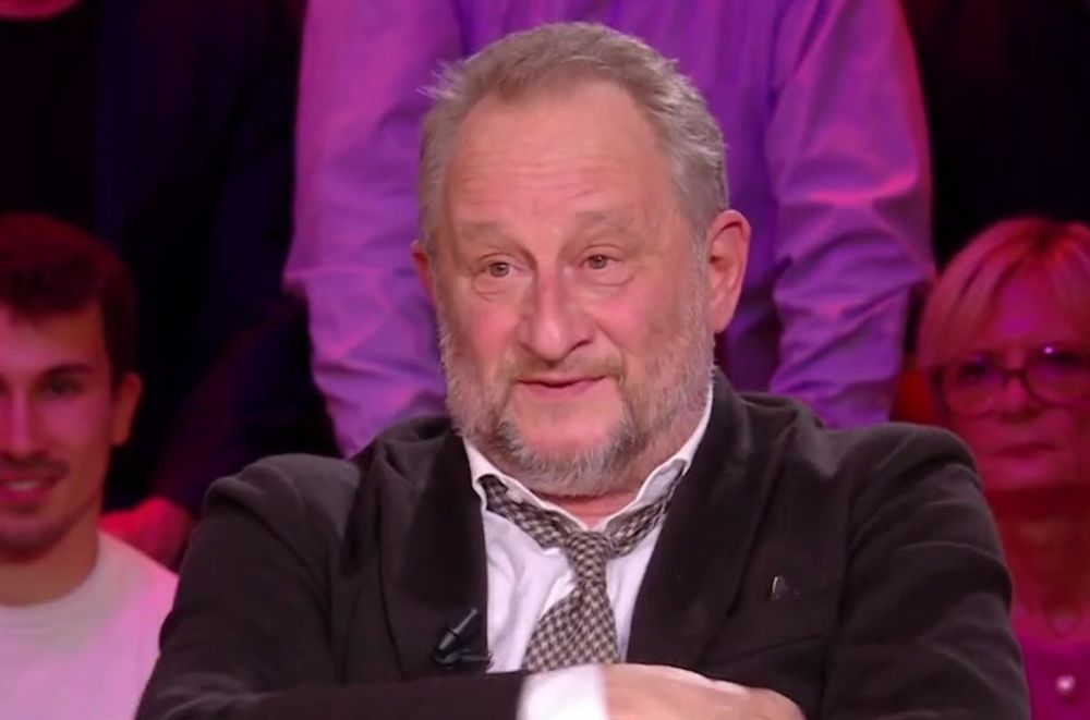 "Une sale période" : Benoît Poelvoorde se confie sur son combat contre la dépression auprès de Léa Salamé | So Busy Girls