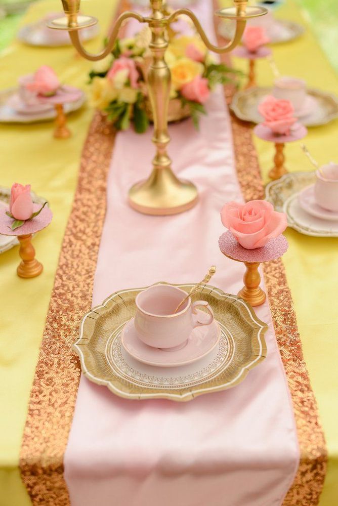 Cette décoration d'anniversaire La Belle et La Bête est tellement réussie que vous voudrez la même | So Busy Girls
