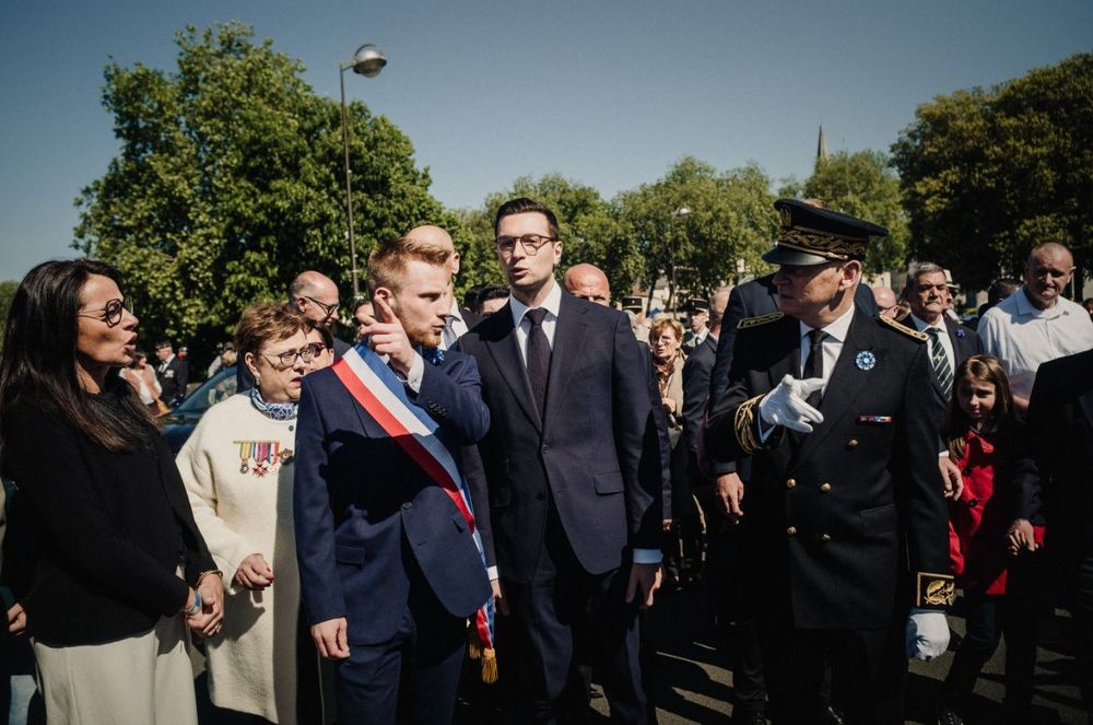 Jordan Bardella le 8 mai : pourquoi son discours à La Flèche a fait réagir | So Busy Girls