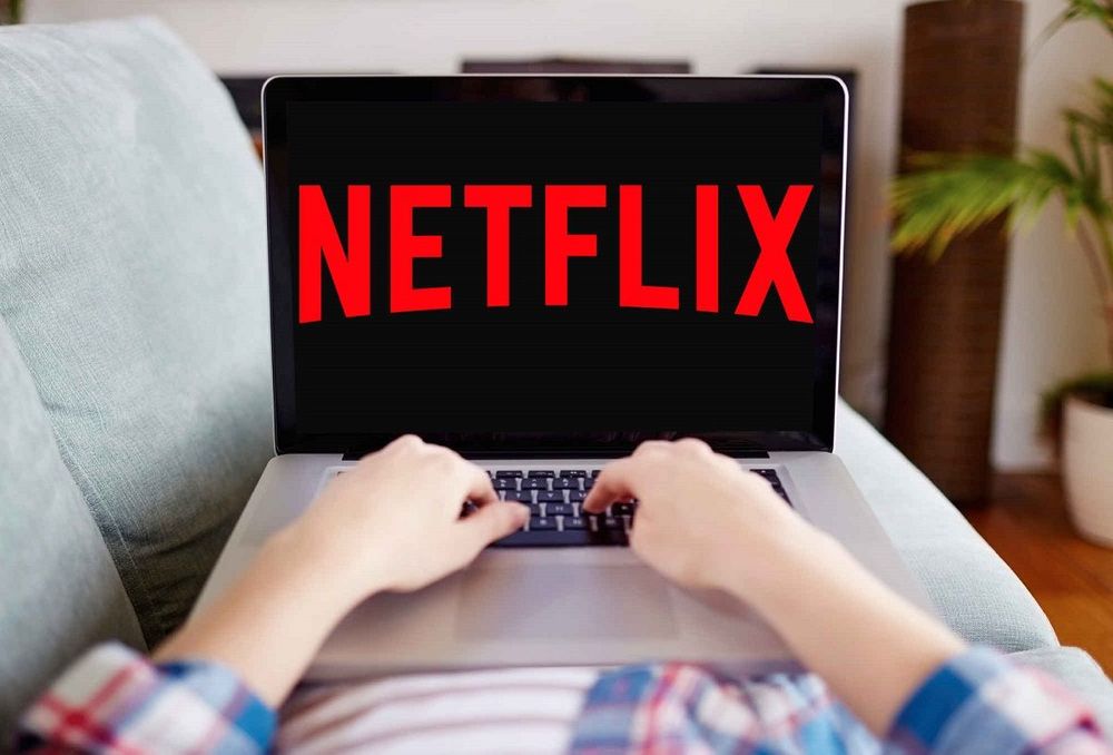 Netflix a imaginé un contrat de co-visionnage qui va sûrement sauver votre couple | So Busy Girls