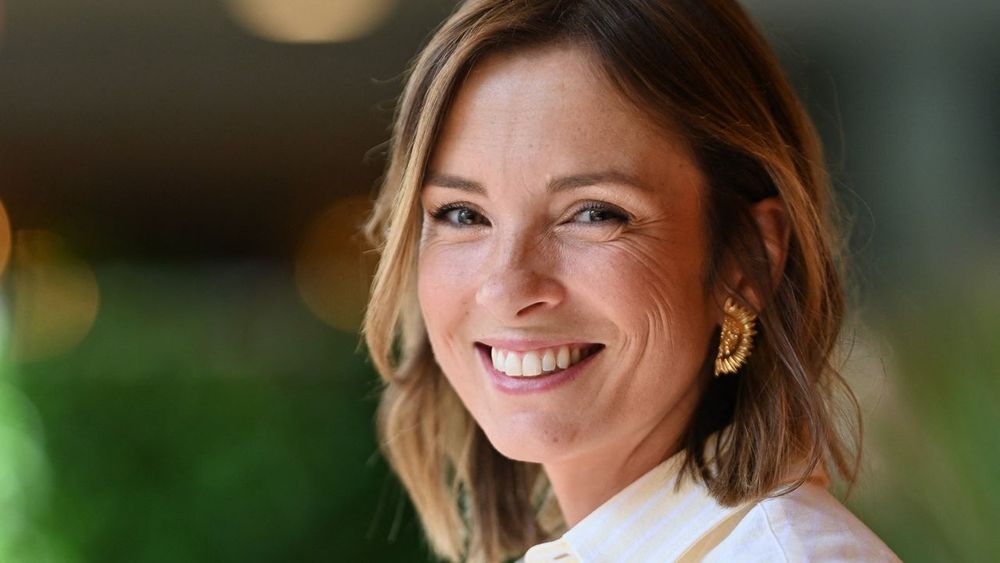 Isabelle Ithurburu invite sa filleule sur le plateau de TF1 : une parenthèse tendre au cœur du 13H | So Busy Girls